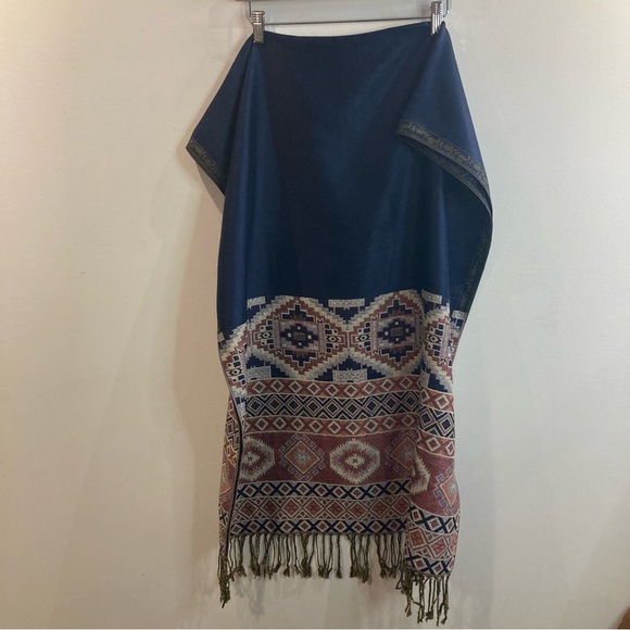 CHERIE BLISS Navy and South Western Pattern Large Scarf Shawl New with Tag - Picture 9 of 11